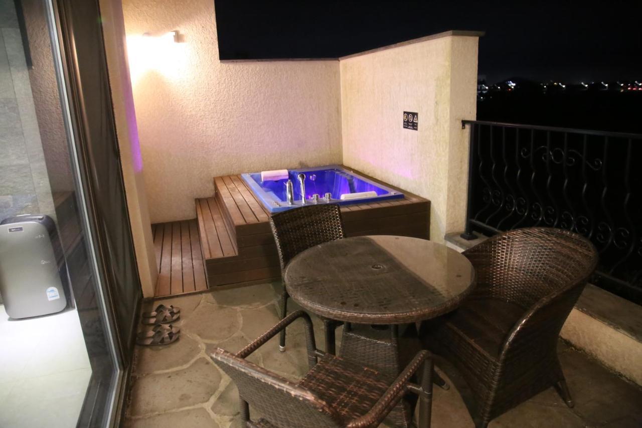 Marvillrick Spa&Poolvilla เมืองเชจู ภายนอก รูปภาพ